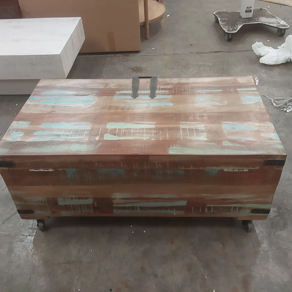 BRUNING OLD DISTRESSED PAINTED TEAK TRUNK ON WHEELS