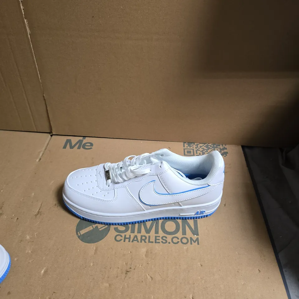 NIKE AIR WHITE TRAINERS WITH BLUE OUTSOLE - UK SIZE 9 