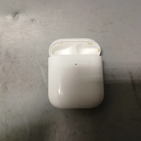 APPLE AIRPODS CHARGING CASE - A1938