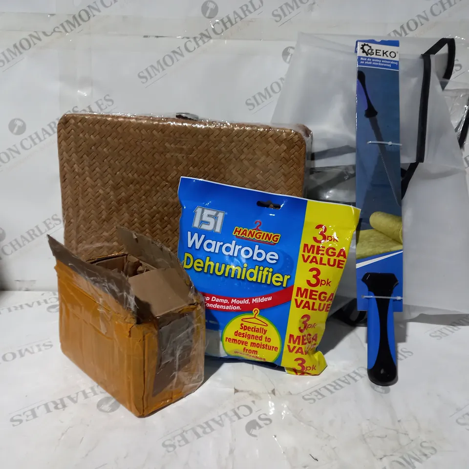APPROXIMATELY 5 ASSORTED HOUSEHOLD ITEMS TO INCLUDE SEAGRASS BASKET, WARDROBE DEHUMIDIFIER, KNIFE FOR MINERAL WOOL