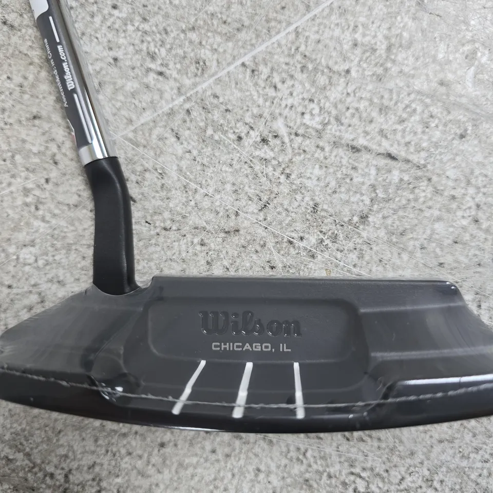 WILSON INFINITE GOLF PUT­TER – MICHIGAN AVE, CHICAGO IL