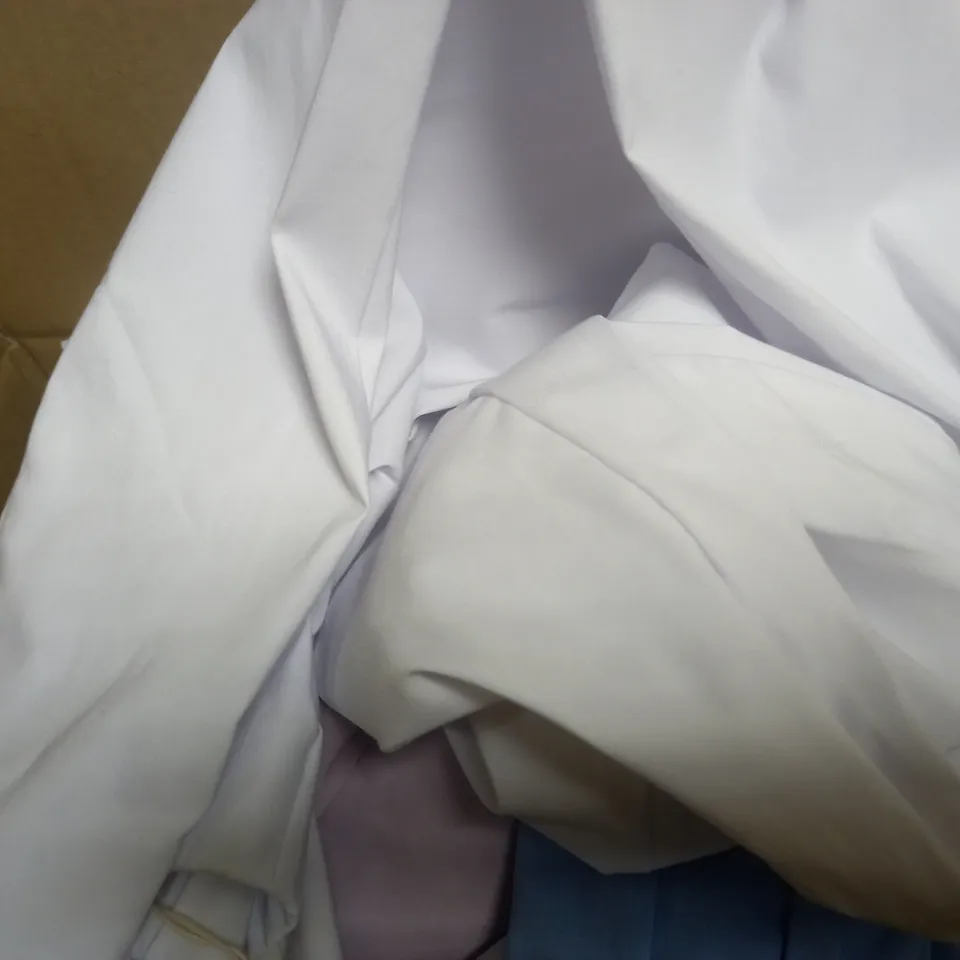BOX OF APPROX. 10 ASSORTED CLOTHING ITEMS TO INCLUDE - MAISON DE NIMES