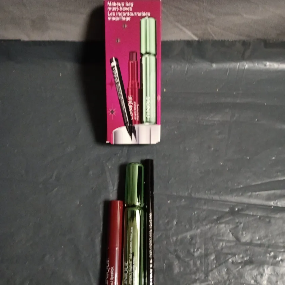 CLINIQUE MAKE UP BAG MUST HAVES 3 PIECE SET 