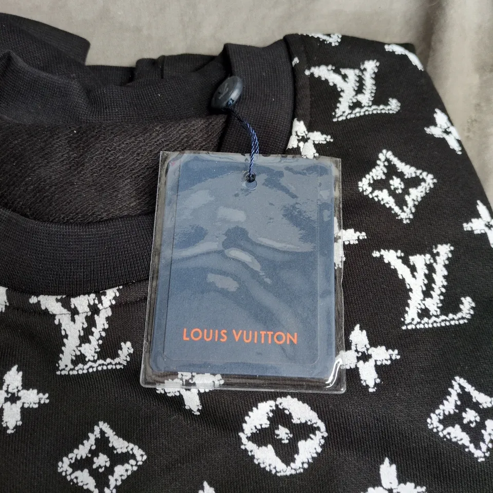 LOUIS VUITTON GRADIENT COTTON CREWNECK – BLACK, XL
