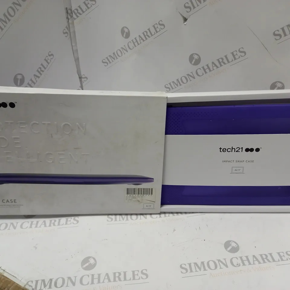 TECH21 IMPACT SNAP CASE 11"