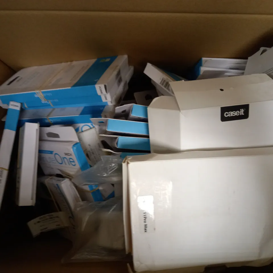 LOT OF APPROXIMATELY 20 PHONE ACCESSORIES FOR ASSORTED MODELS