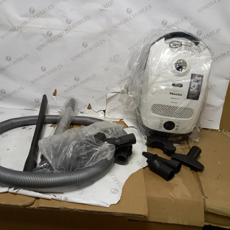 MIELE CLASSIC C1 FLEX VACUUM CLEANER 