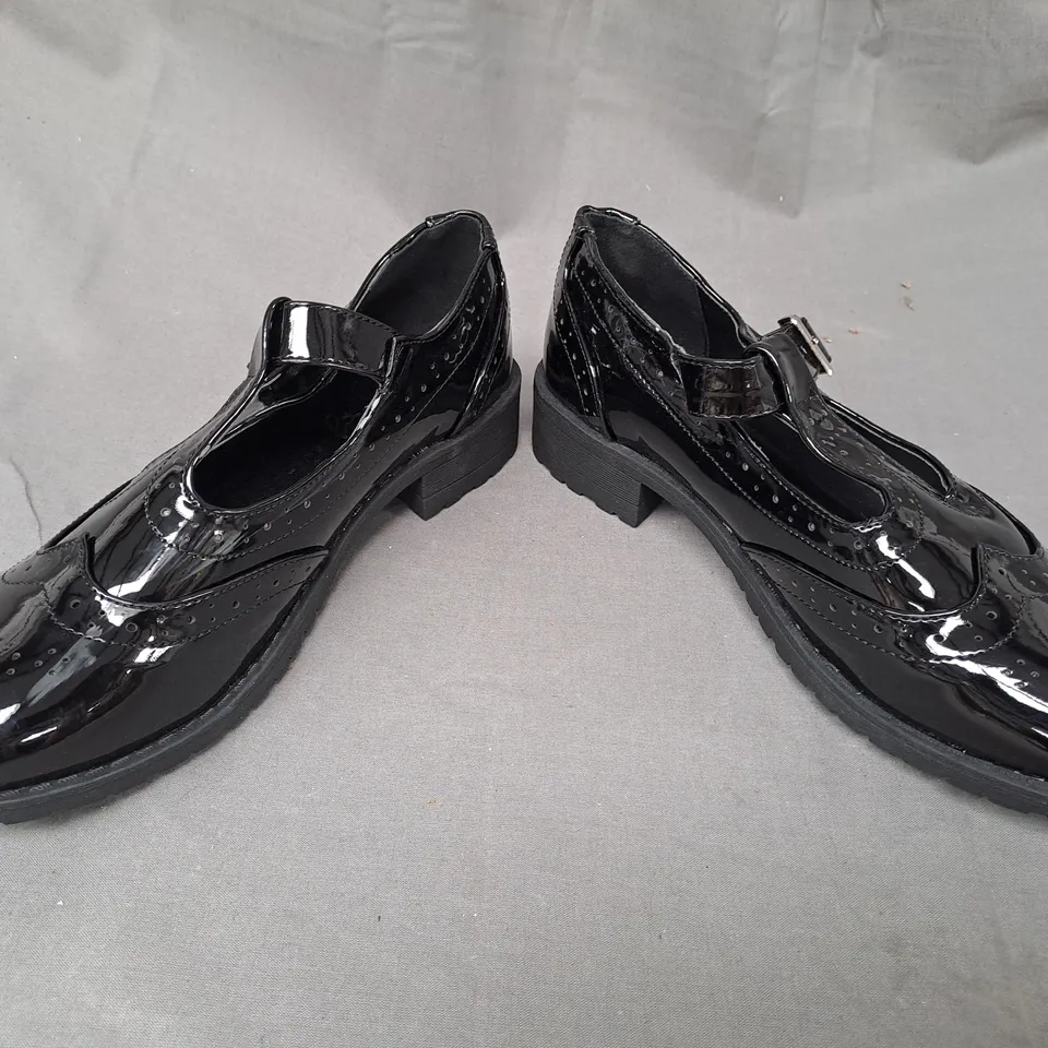 BOX OF APPROXIMATELY 10 PAIRS OF LILLEY SHOES IN GLOSSY BLACK IN VARIOUS SIZES