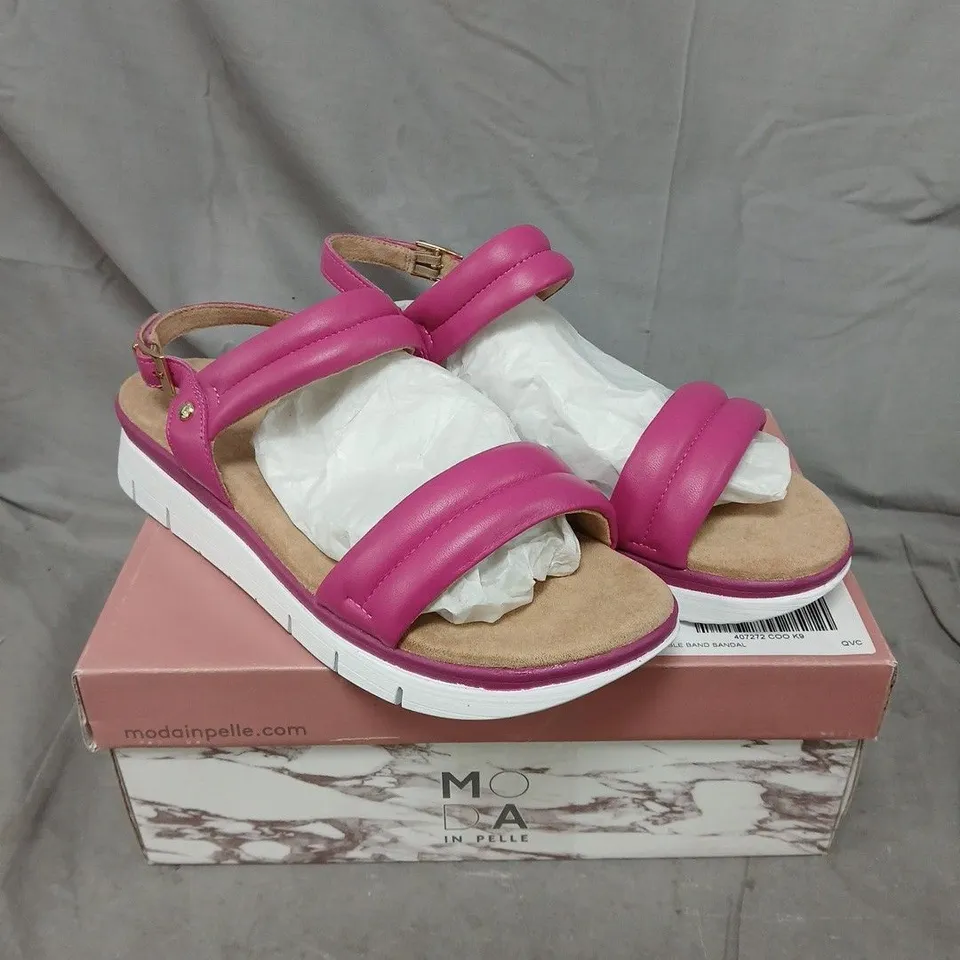 BOXED PAIR OF MODA IN PELLE AEDRIENNE LEATHER SANDALS - 9