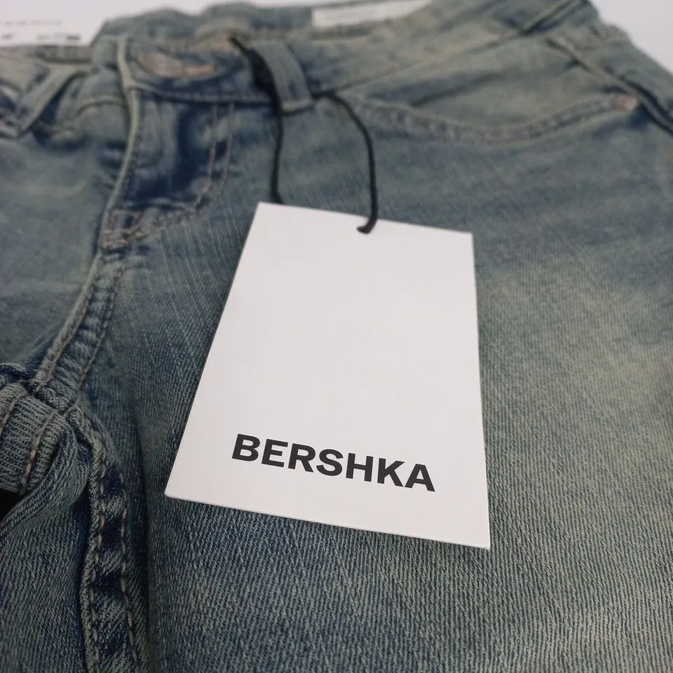 BERSHKA BOOTCUT SLIM PETITE JEANS UK 04