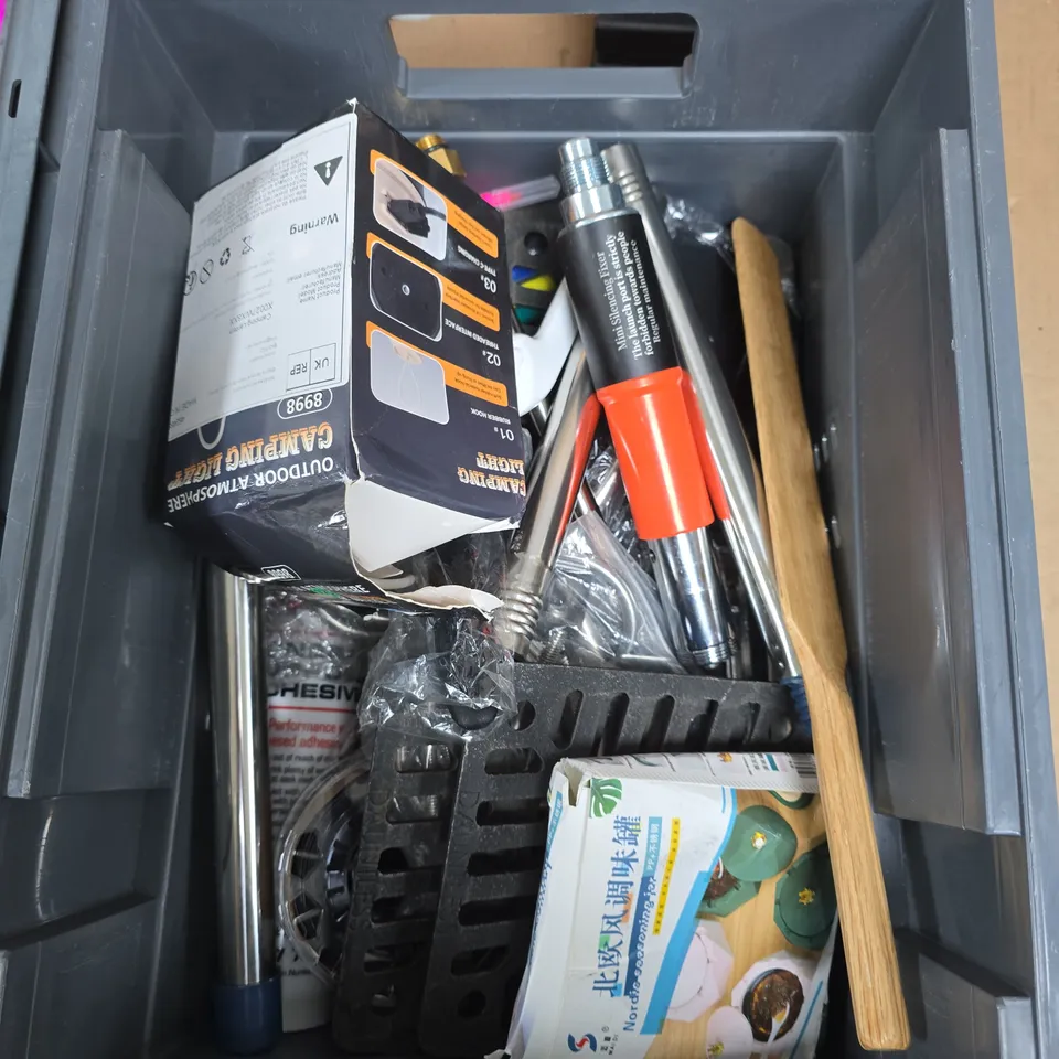 APPROXIMATELY 15 ASSORTED HOUSEHOLD PRODUCTS TO INCLUDE GENERAL PURPOSE ADHESIVE, SOAP HOLDER, WARRIOR PROTEIN SHAKER ETC 