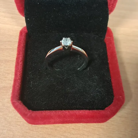 14CT WHITE GOLD SOLITAIRE RING SET WITH NATURAL DIAMOND