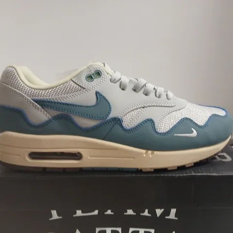 BOXED PAIR OF PATTA X NIKE AIR MAX 1 SNEAKERS – GREY/TEAL, UK 9.5