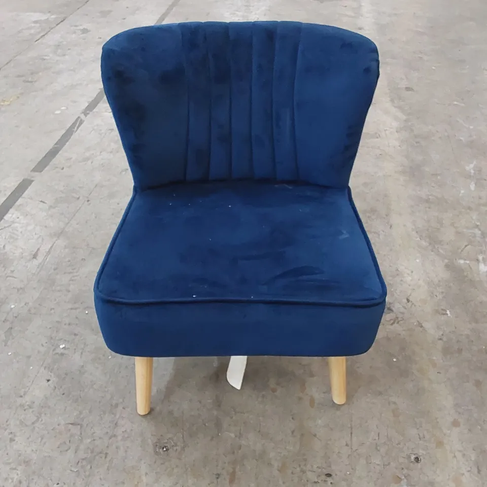 DESIGNER SMALL CASUAL CHAIR UPHOLSTERED IN ROYAL BLUE FABRIC 
