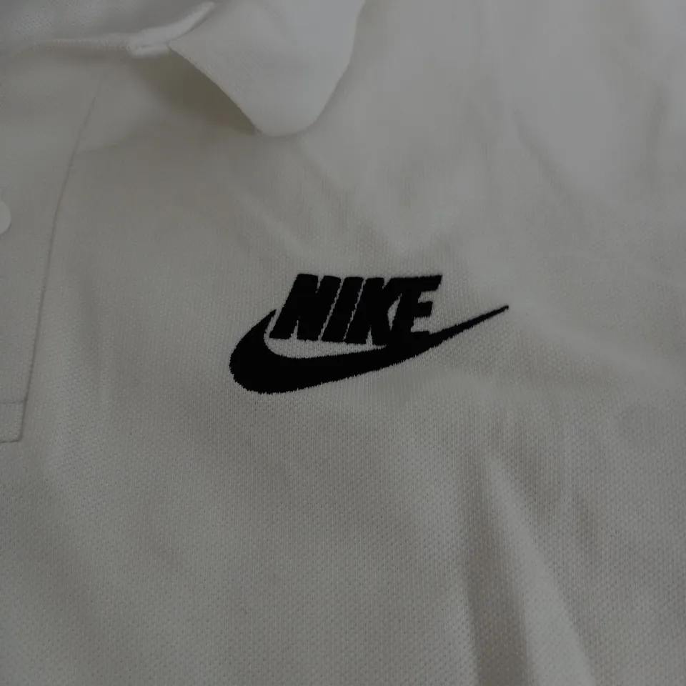 NIKE EMBROIDED LOGO POLO SHIRT IN WHITE - XL