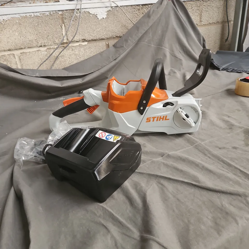 STIHL BATTERY-POWERED CHAINSAW – WITH CHARGER - NO BATTERY OR SAW FITTING 