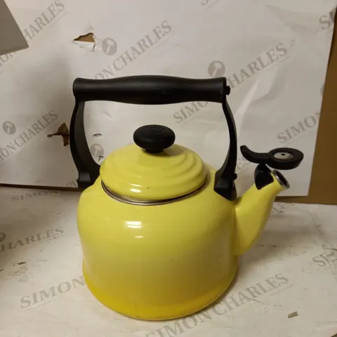 LE CREUSET TRADITIONAL KETTLE - SUN