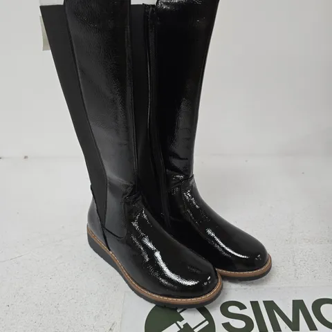 LEATHER LOOK KNEE-HIGH BOOTS - 6
