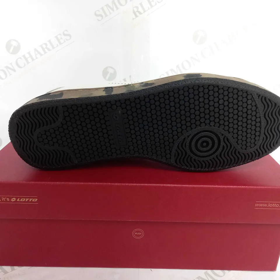 LOTTO AUTOGRAPH REVE IN WHITE WITH CAMO BOTTEM - UK 10