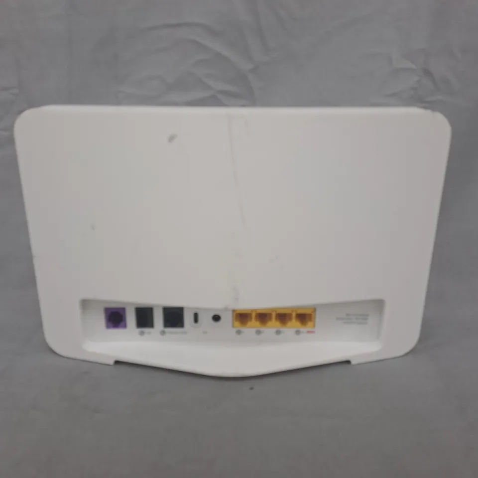 SKY SR213-02-UK-WHT ROUTER