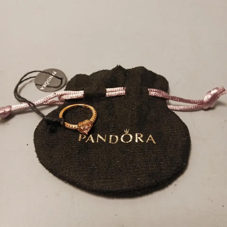 PANDORA SPARKLING ELEVATED HEART RING