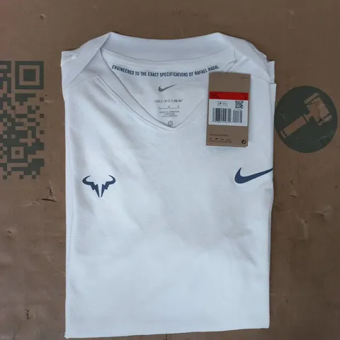NIKE SHORT SLEEVE T-SHIRT IN WHITE SIZE LARGE