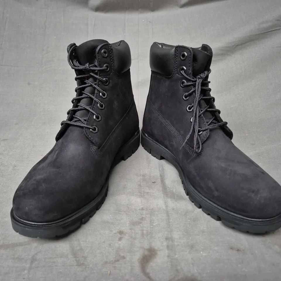 BOXED PAIR OF TIMBERLAND RADFORD WATERPROOF BOOTS IN BLACK UK SIZE 9