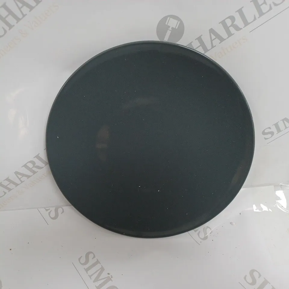 BRAND NEW BOXED CESIRO 18 PIECE DINNERWARE SET TO INLCLUDE LARGE PLATE SMALL PLATE AND BOWL IN DARK GREY  / COLLECTION ONLY 