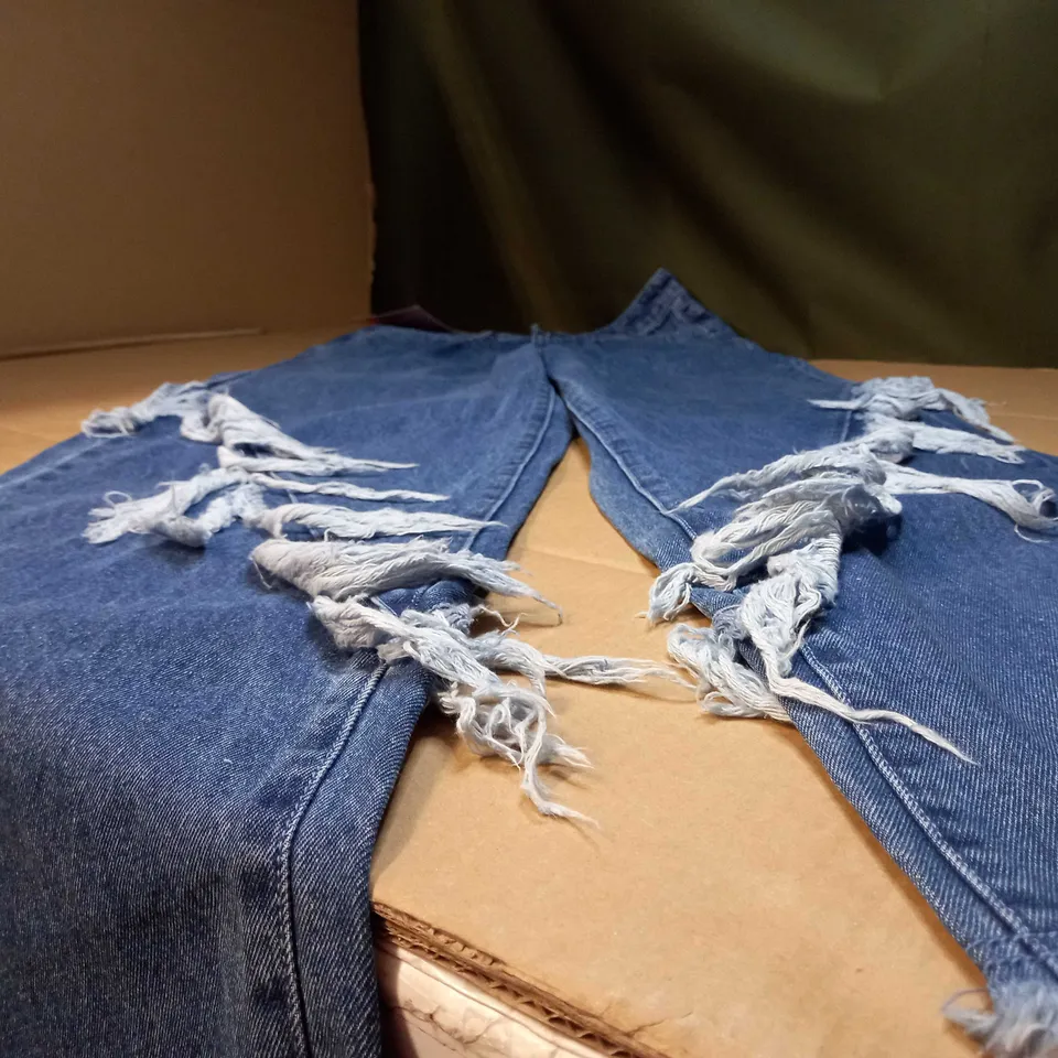 NGORGER BLUE DENIM/FRAYED JEANS - SIZE 8