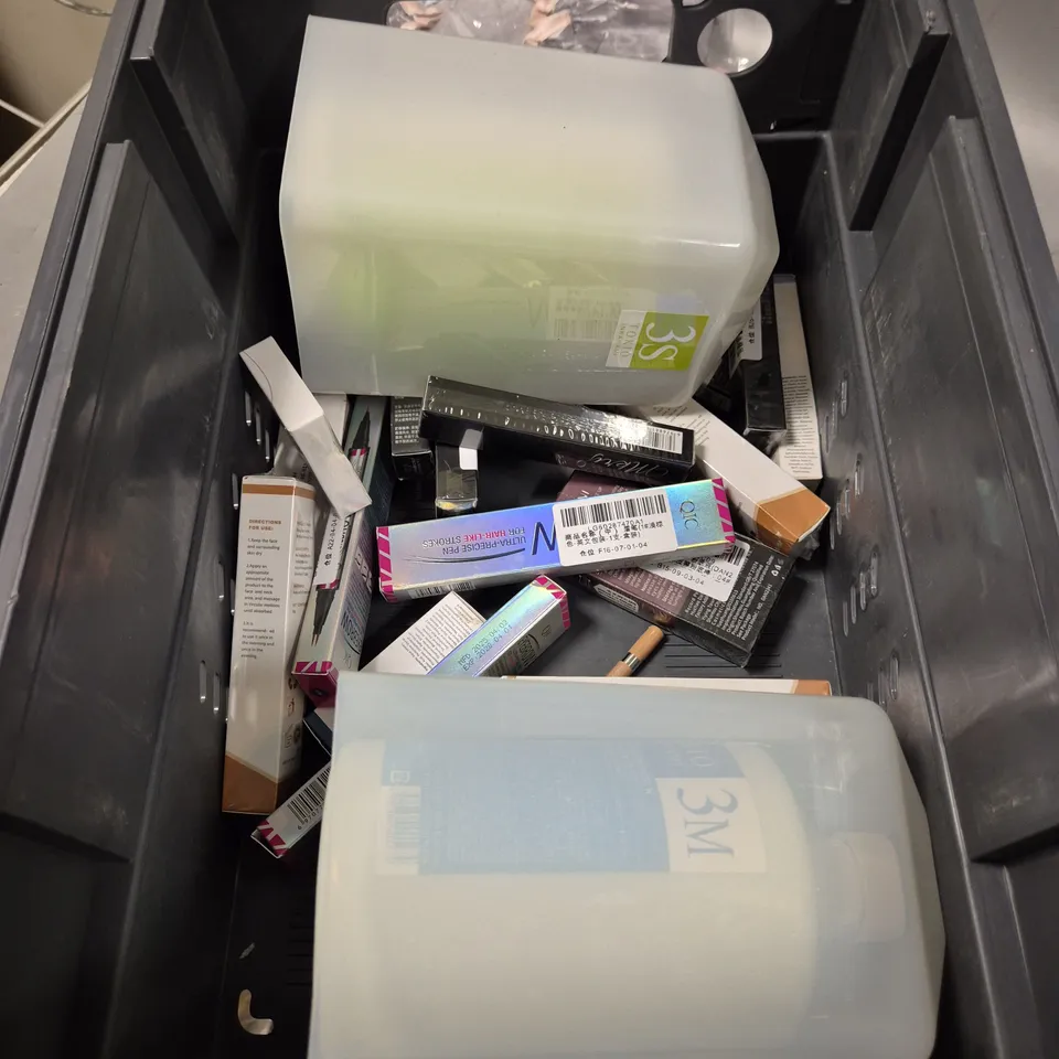 APPROXIMATELY 20 HEALTH AND BEAUTY PRODUCTS TO INCLUDE SISTER COSMETICS BAG, SUMMER FRIDAYS LIP BALM AND SKIN AND ME FIRMING SERUM