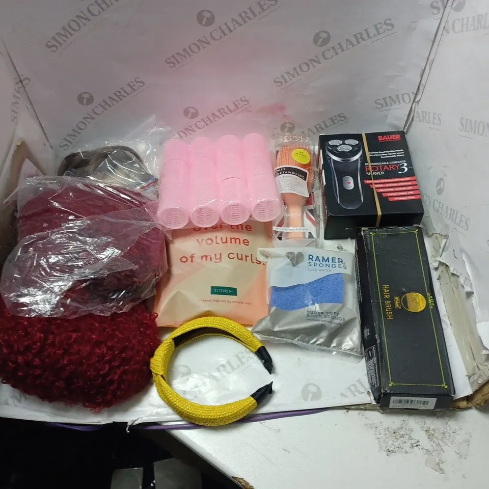 BOX OF APPROX 10 ASSORTED HEALTH AND BEAUTY ITEMS TO INCLUDE - BAUER ROTARY 3 SHAVER, HAIR BRUSH AND WIGS ETC