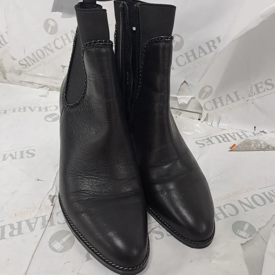 MODA IN PELLE BRYLA HEELED ANKLE BOOT