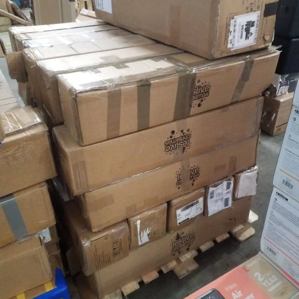 PALLET CONTAINING APPROXIMATELY 29 ASSORTED FESTIVE CHRISTMAS TREES 