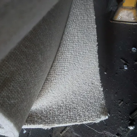 ROLL OF QUALITY HEATHCOTE PEARL ASH CARPET - APPROXIMATELY 5 x 2m
