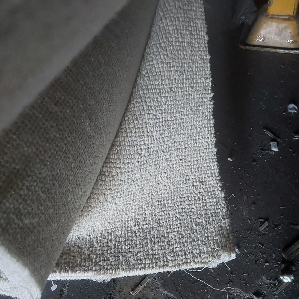 ROLL OF QUALITY HEATHCOTE PEARL ASH CARPET - APPROXIMATELY 5 x 2m