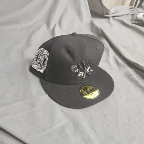 NEW ERA 59FIFTY BLACK BASEBALL CAP – SUBWAY SERIES PATCH