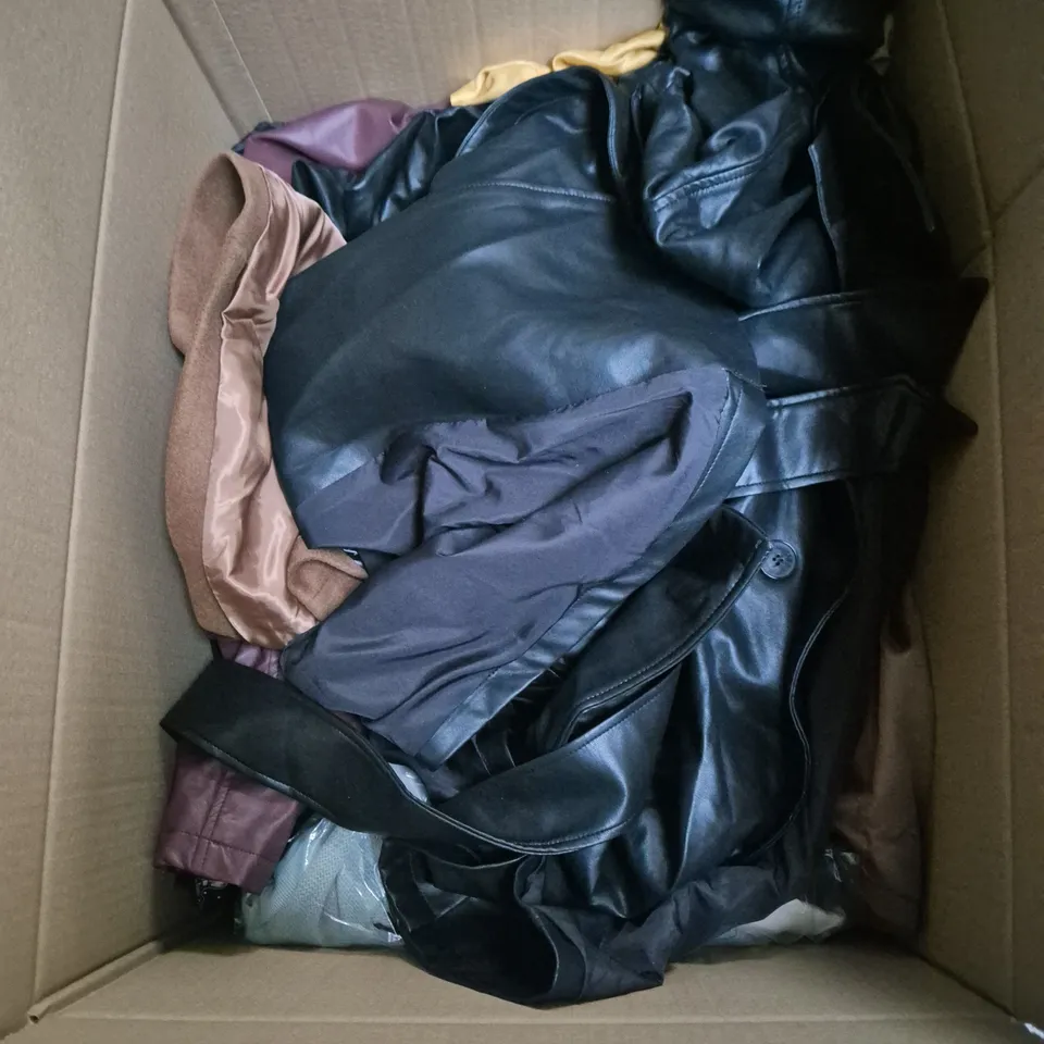 APPROXIMATELY 25 ASSORTED CLOTHING AND FASHION PRODUCTS IN VARIOUS STYLES AND SIZES - COLLECTION ONLY
