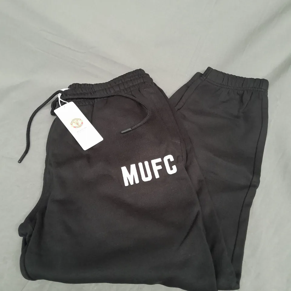 MANCHESTER UNITED MENS MUFC JOGGERS IN BLACK SIZE M