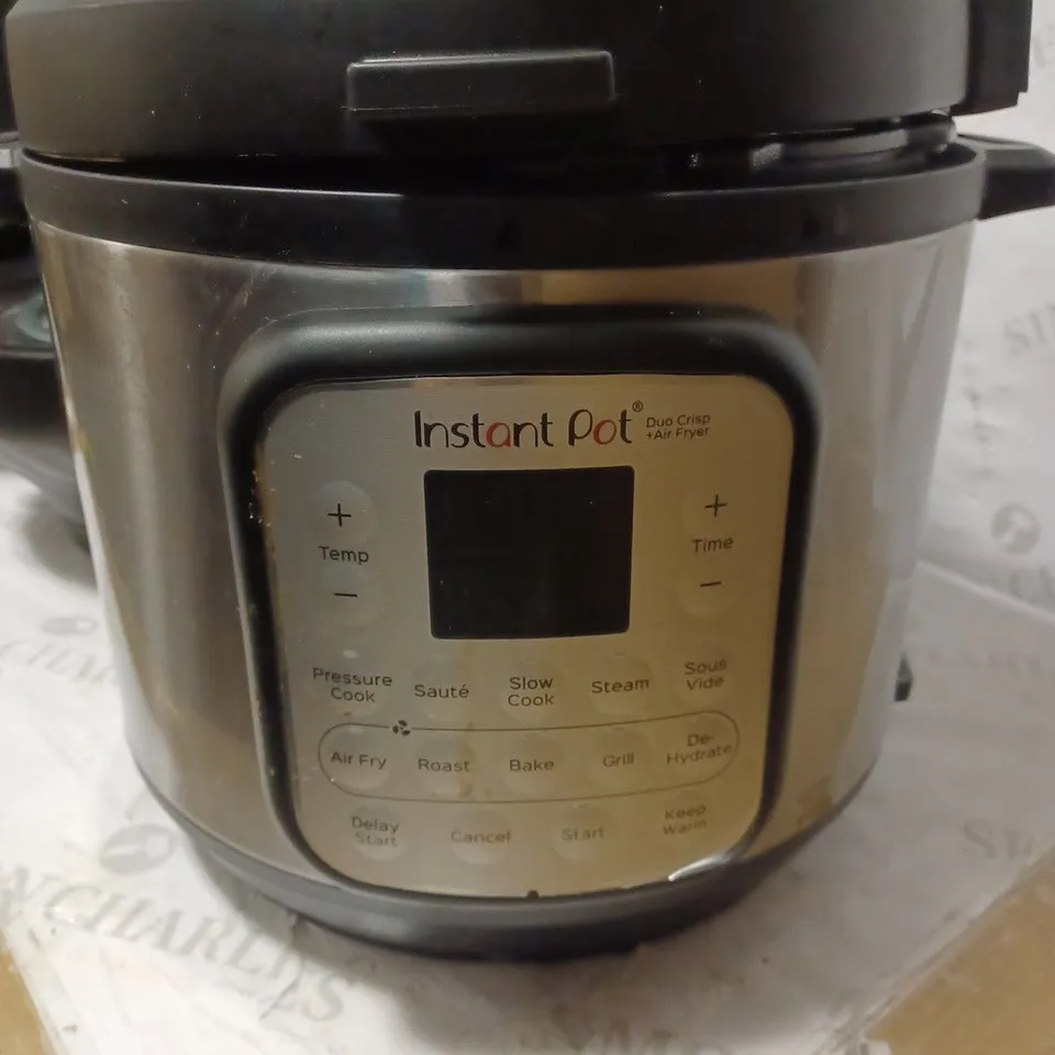 INSTANT POT DUO CRISP AIR FRYER MULTICOOKER