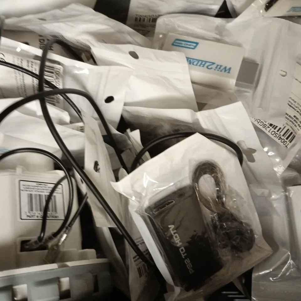 APPROXIMATELY 10 ASSORTED ELECTRICAL ITEMS TO INCLUDE POWER FACTOR SAVER, ETC