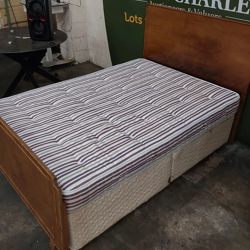 TRADITIONAL ANTIQUE 4'6" DOUBLE SIZE DIVAN BED WITH MATTRESS