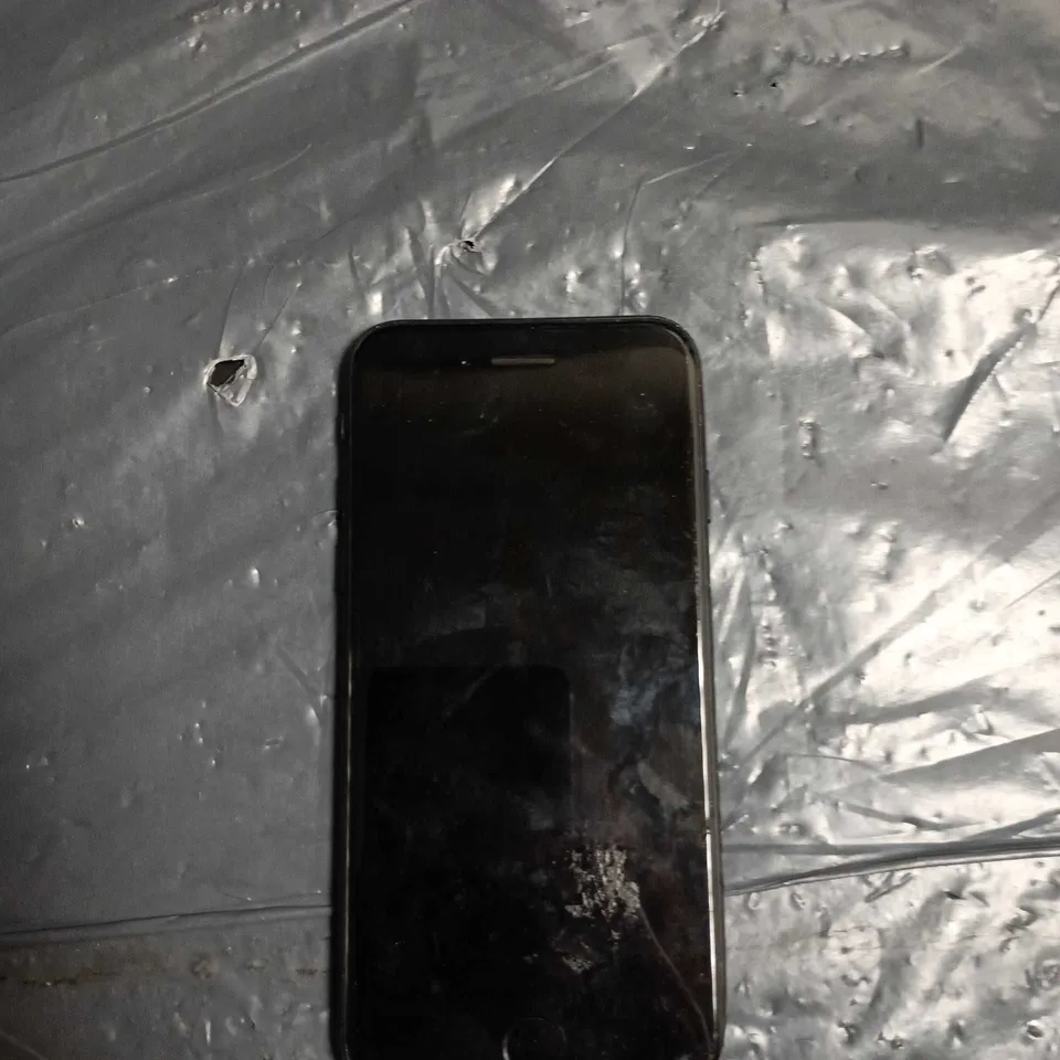iphone 8 smashed back glass