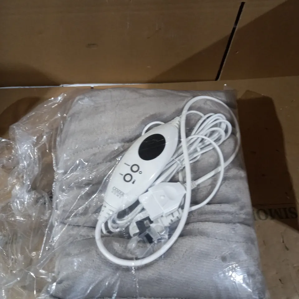COZEE HOME HEATED PLUSH WEARABLE BLANKET IN GREY