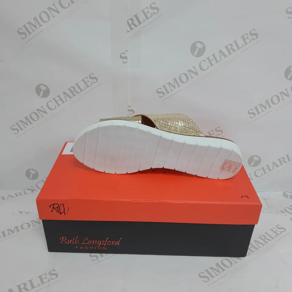 BOXED PAIR OF RUTH LANGSFORD SANDALS IN CHAMPAGNE GOLD SIZE 4