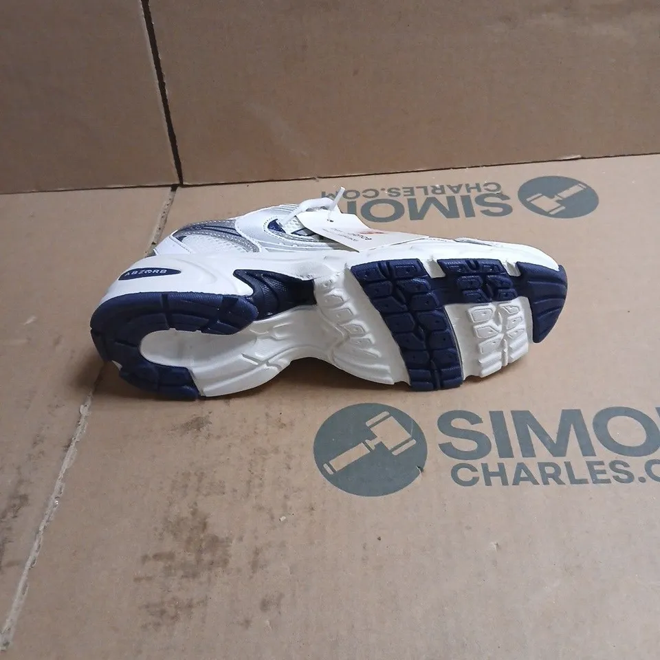 NEW BALANCE 530 SNEAKERS – WHITE & NAVY BOXED UK 4