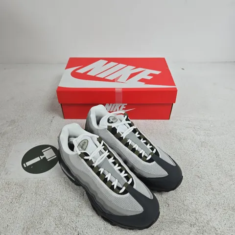 NIKE AIR MAX 95 BIG BUBBLE TRAINERS – UK 6.5, GREY/BLACK/WHITE