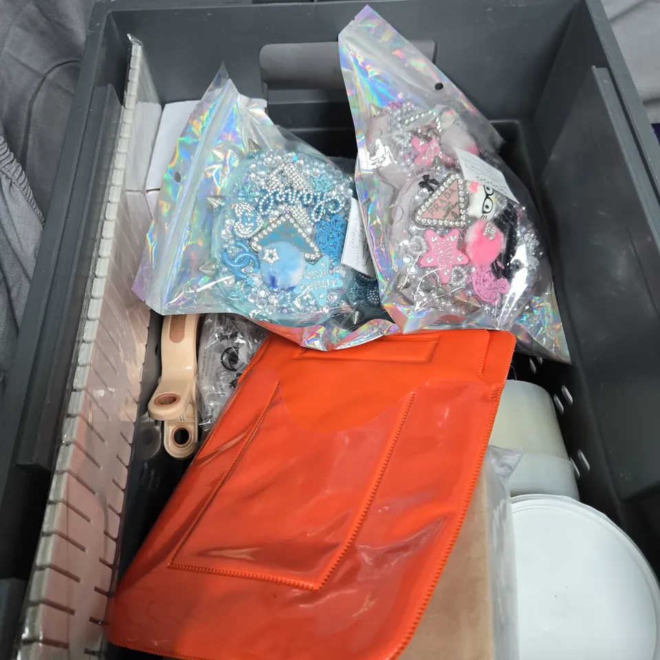 APPROXIMATELY 15 ASSORTED HOUSEHOLD ITEMS TO INCLUDE HEMMING TAPE, 2 PLUG SOCKET AND STANLEY HEAVY DUTY STAPLES