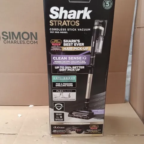 BOXED SHARK STRATOS CORDLESS STICK VACUUM PET PRO MODEL IZ400UKT