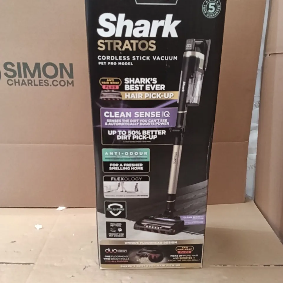 BOXED SHARK STRATOS CORDLESS STICK VACUUM PET PRO MODEL IZ400UKT