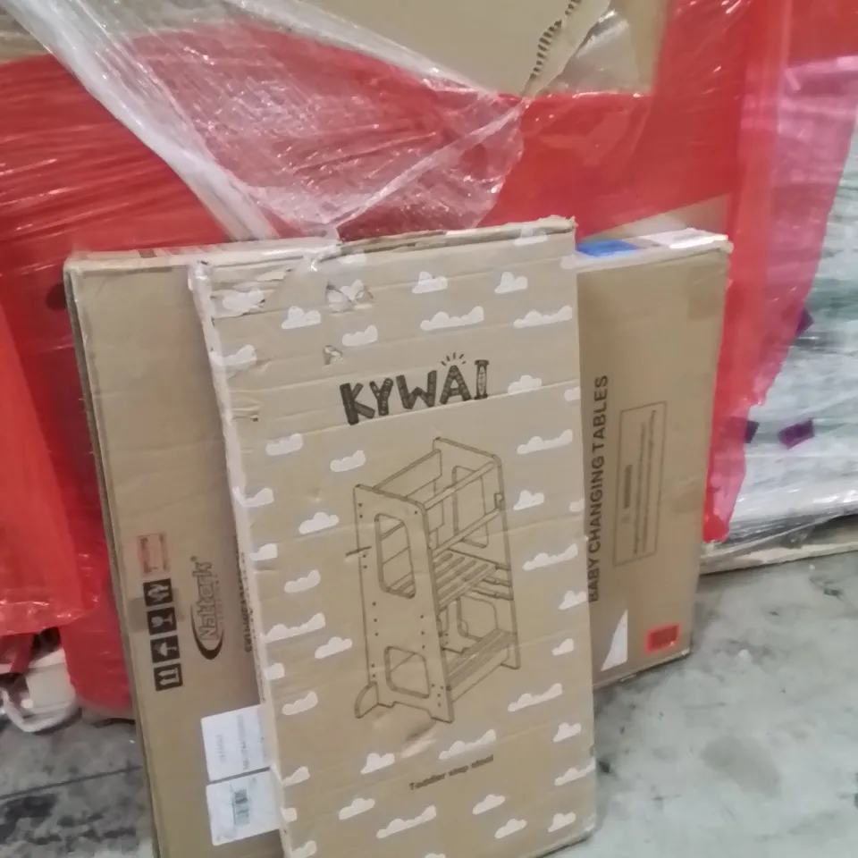 PALLET OF ASSORTED HOUSEHOLD GOODS AND PRODUCTS TO INCLUDE;SCOOTER,BABY CHANGING TABLE,TODDLER STEP STOOL